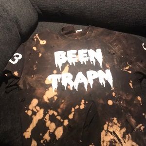 A black bleach shirt D.I.Y